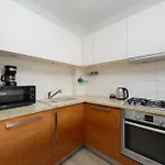 Quiet Epicenter Of By Solarento Apartamento